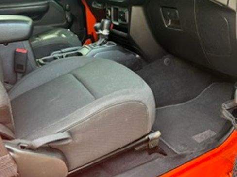 Used 2018 Jeep Wrangler Sport AWD/4WD image 6