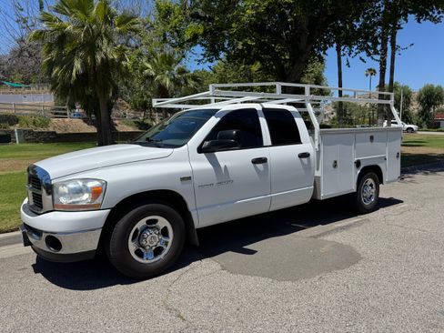 Used 2006 Dodge Ram 2500 Truck SLT RWD image 1