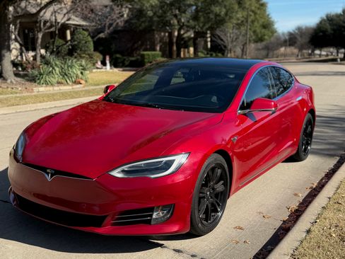 Used 2017 Tesla Model S 75D image 4