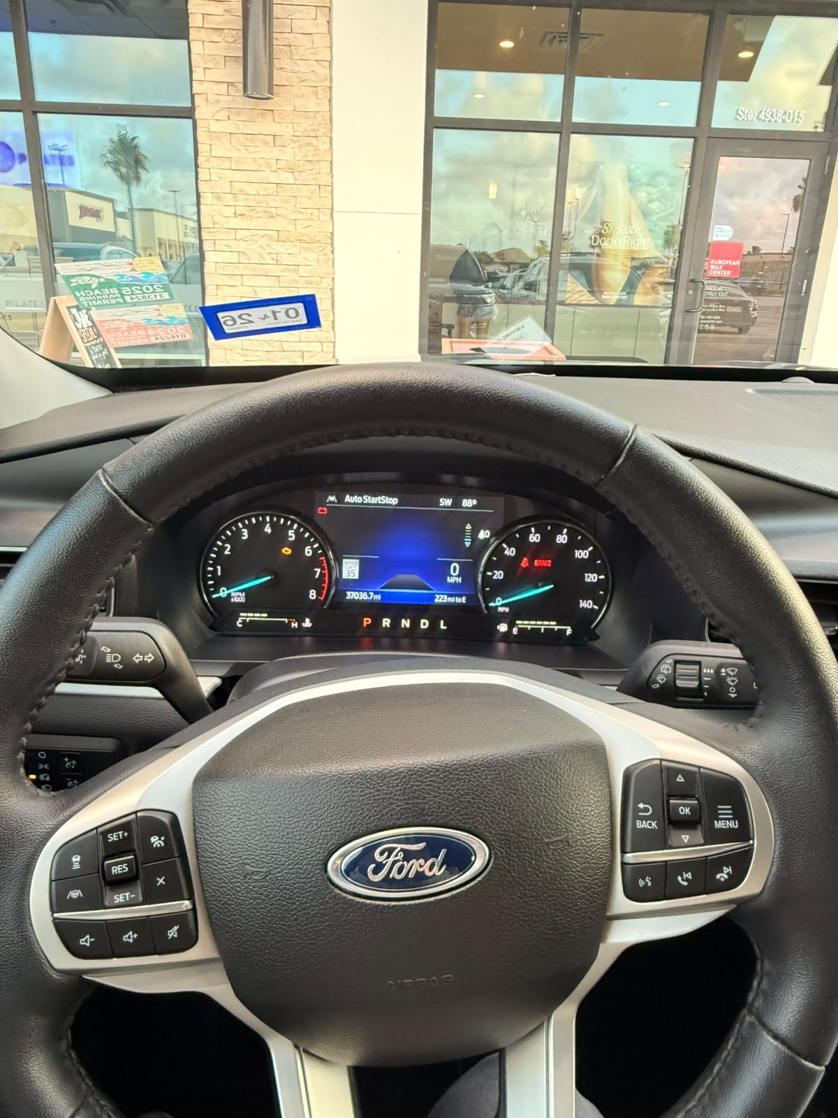 Used 2023 Ford Explorer XLT w/ Equipment Group 202A RWD image 10