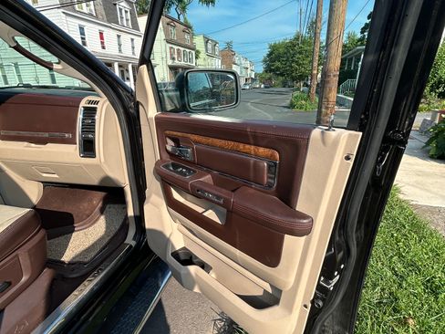 Used 2018 RAM 1500 Laramie Longhorn w/ Longhorn Southfork Package image 17