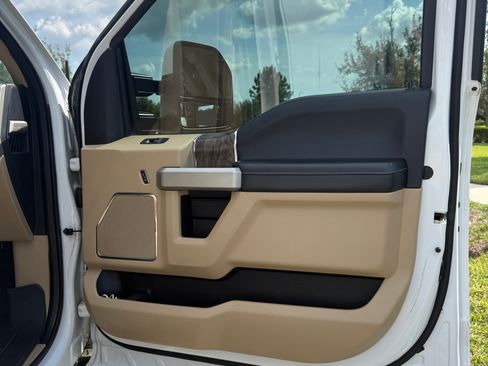 Used 2017 Ford F250 Lariat w/ Chrome Package AWD/4WD image 10