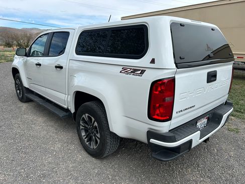 Used 2021 Chevrolet Colorado Z71 w/ Safety Package AWD/4WD image 6