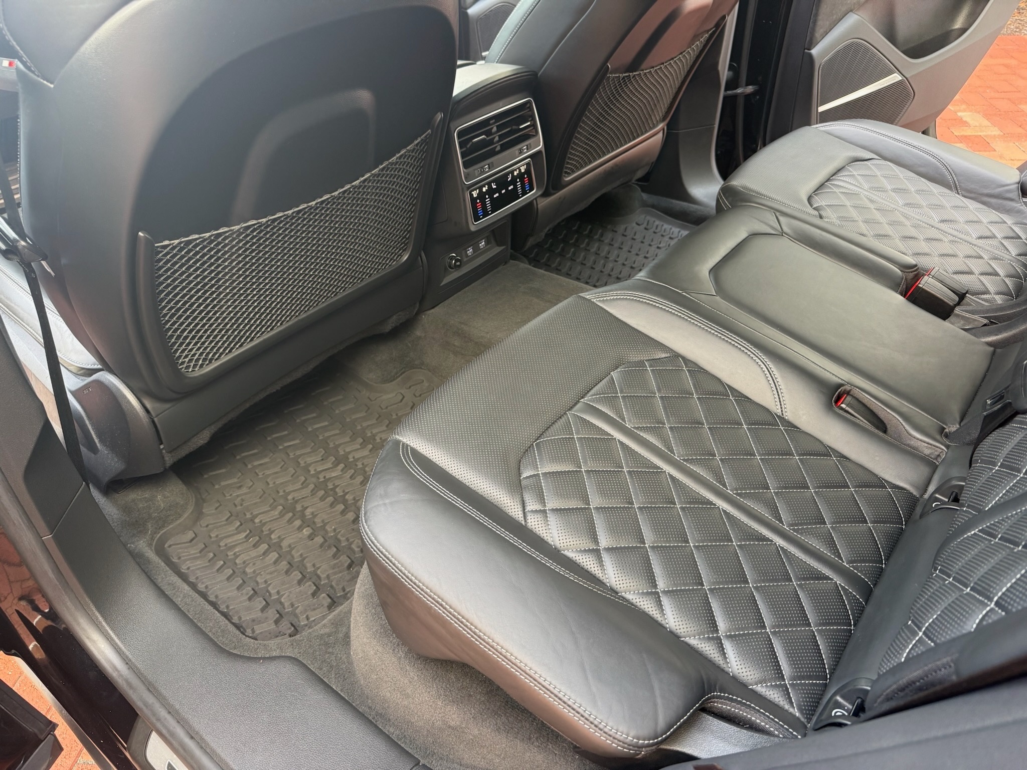 Used 2020 Audi SQ8 Premium Plus w/ Luxury Package AWD/4WD image 18