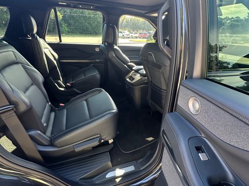 Used 2025 Lincoln Navigator Reserve w/ Jet Appearance Package AWD/4WD image 23