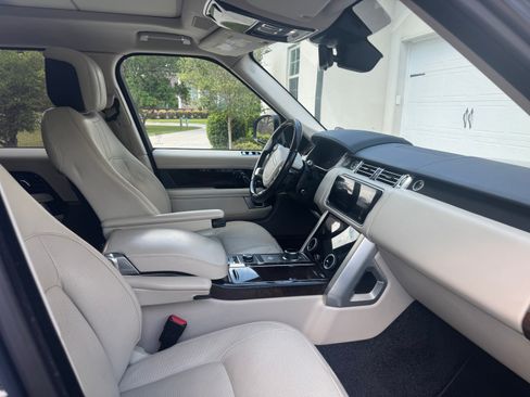 Used 2020 Land Rover Range Rover HSE image 8