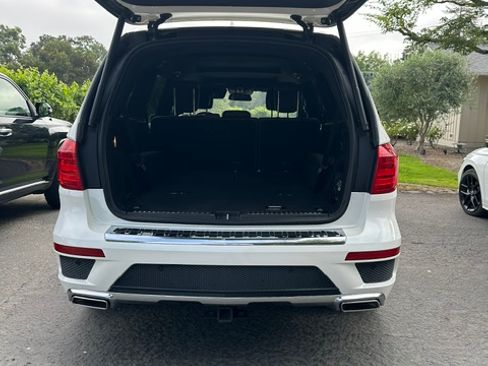 Used 2013 Mercedes-Benz GL 550 4MATIC image 8
