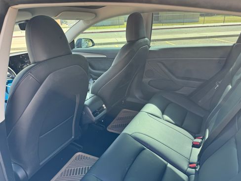 Used 2023 Tesla Model 3 Standard Range image 12