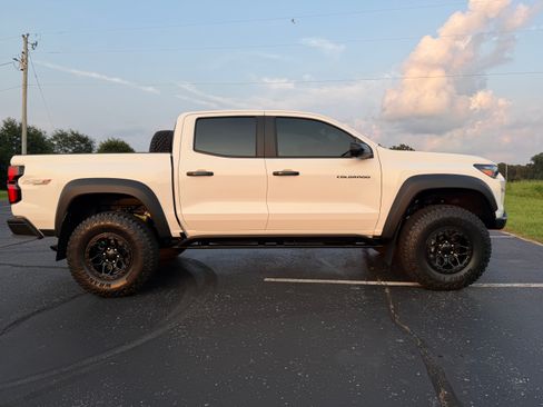 Used 2025 Chevrolet Colorado ZR2 w/ ZR2 Bison Edition AWD/4WD image 8