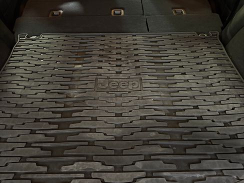 Used 2015 Jeep Grand Cherokee High Altitude image 25