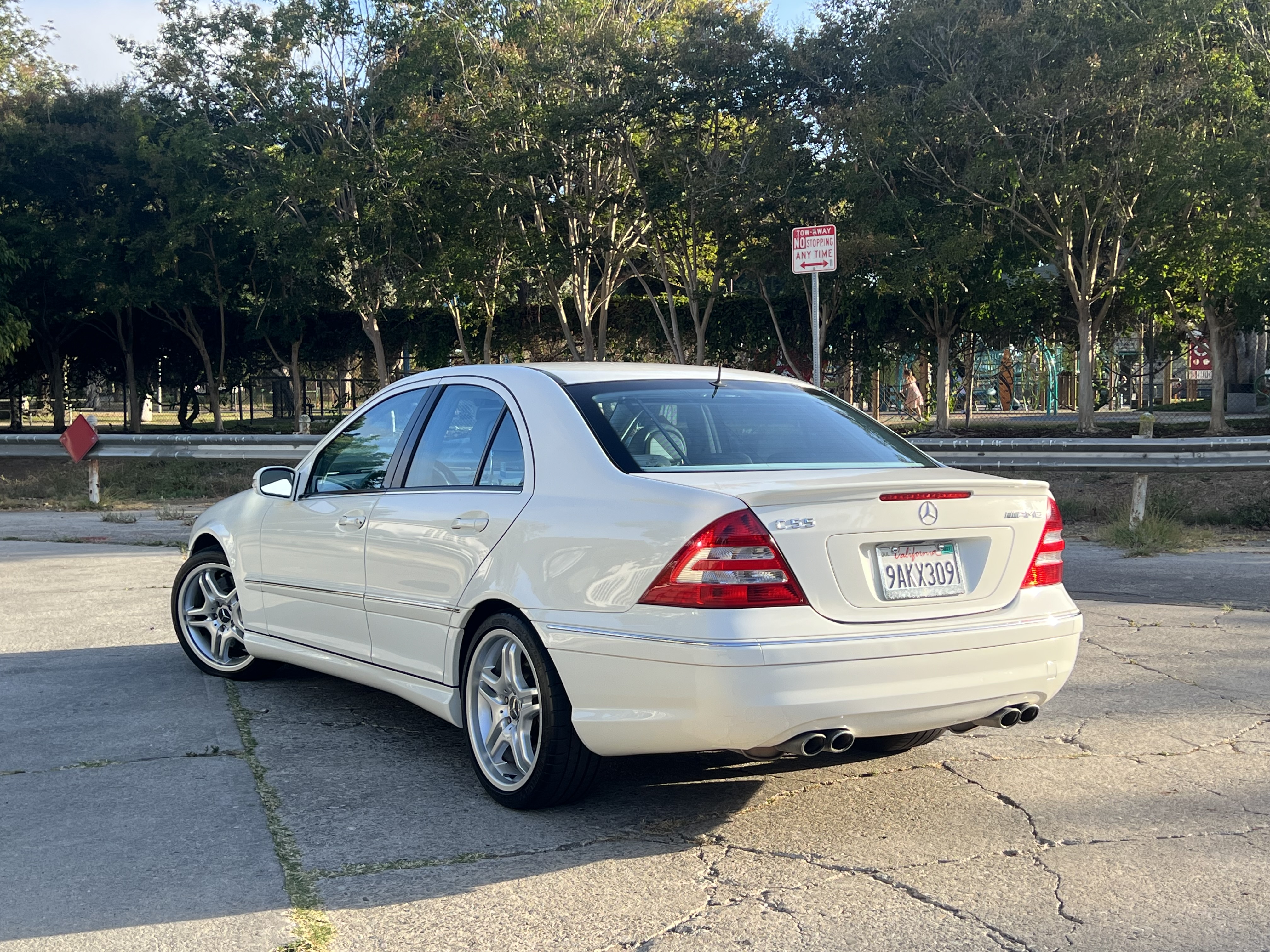 Used 2005 Mercedes-Benz C 55 AMG Sedan image 12