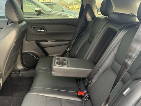 Used 2024 Nissan Rogue SV w/ SV Premium Package image 8