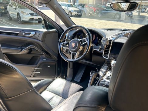 Used 2018 Porsche Cayenne S AWD/4WD image 16