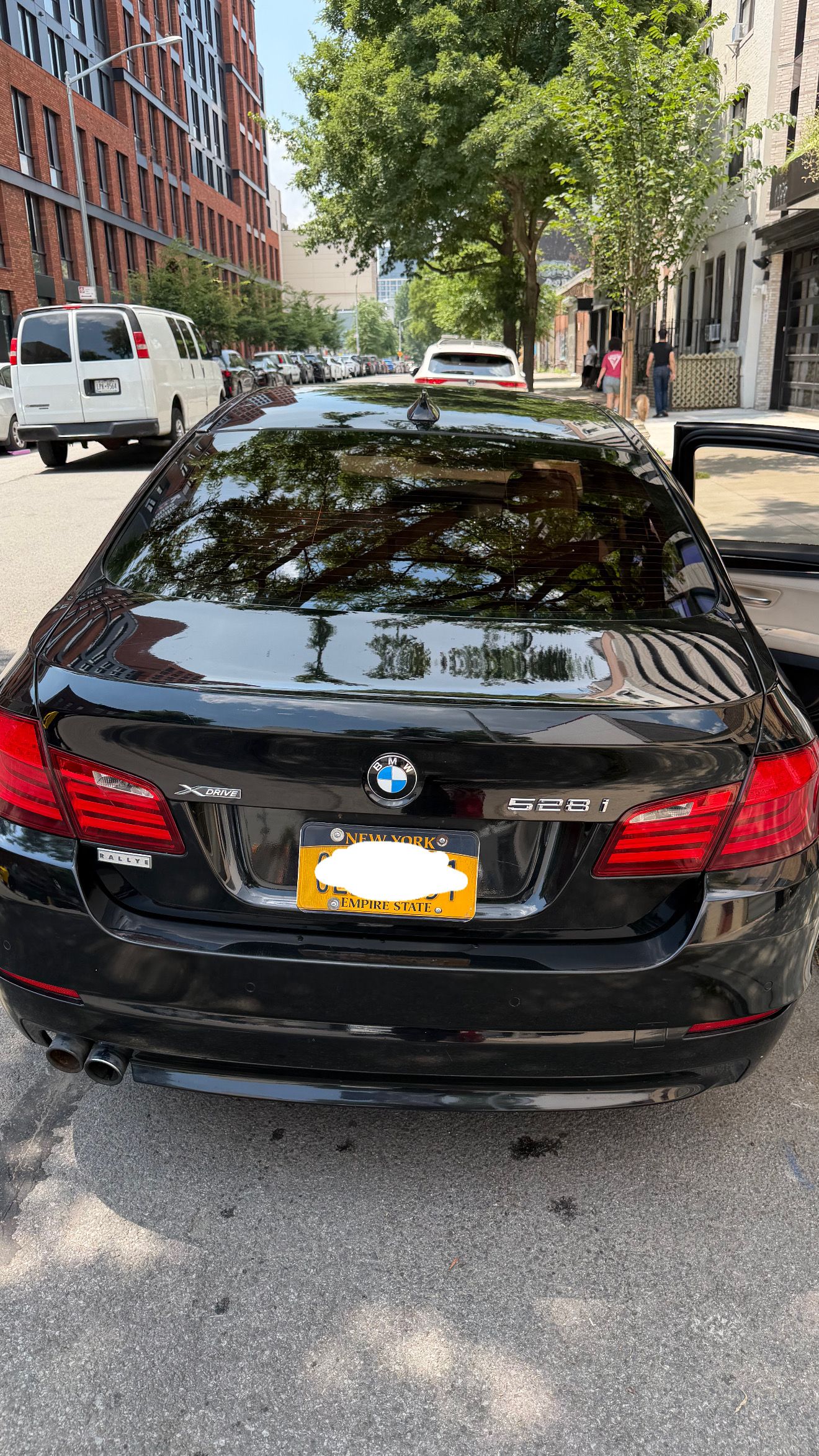 Used 2013 BMW 528i xDrive Sedan AWD/4WD image 5