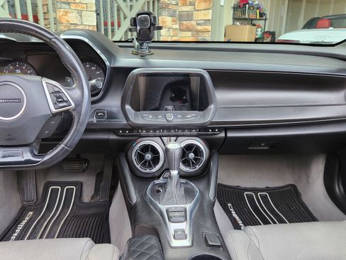 Used 2016 Chevrolet Camaro LT image 6