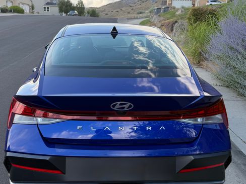 Used 2024 Hyundai Elantra SEL w/ Convenience Package FWD image 4
