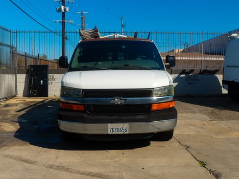 Used 2004 Chevrolet Express 2500 Extended image 4