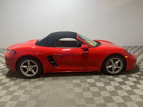 Used 2017 Porsche 718 Boxster RWD image 11