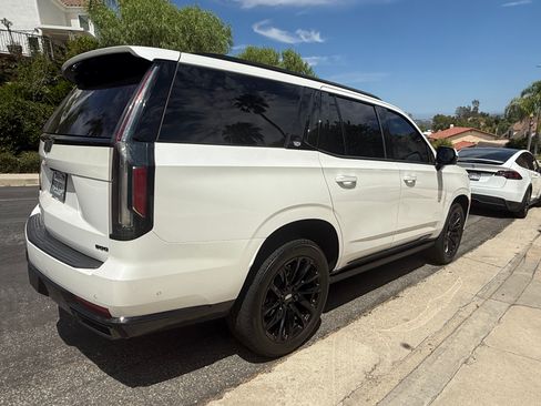 Used 2023 Cadillac Escalade Sport Platinum w/ LPO, ONYX Package AWD/4WD image 9