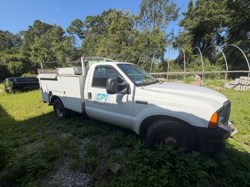 Used 2006 Ford F350 XL RWD image 4