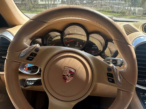 Used 2013 Porsche Cayenne image 4