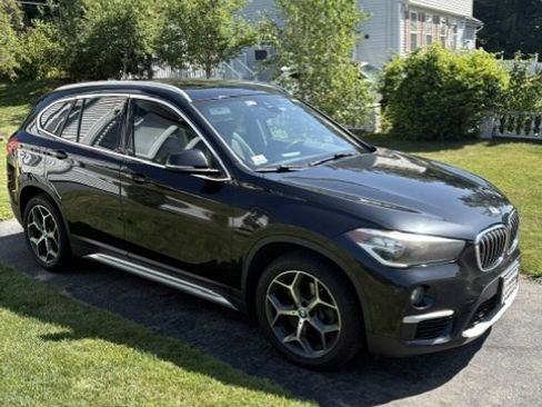 Used 2019 BMW X1 xDrive28i w/ Convenience Package AWD/4WD image 1