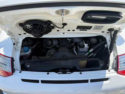 Used 2011 Porsche 911 GT3 RWD image 6