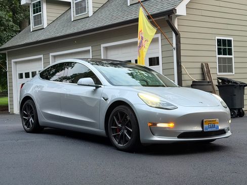 Used 2018 Tesla Model 3 Performance AWD/4WD image 4