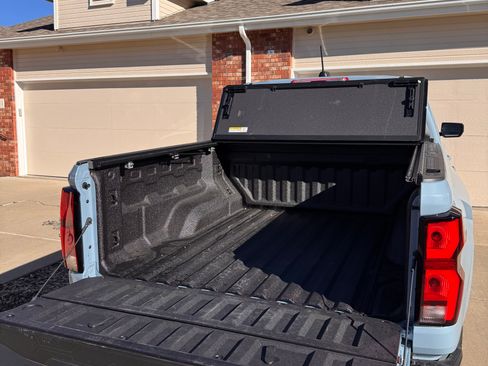 Used 2025 Chevrolet Colorado Z71 w/ Technology Package image 10