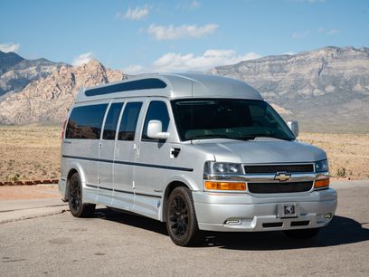 Used 2020 Chevrolet Express 2500 Extended Van 3D w/ Enhanced Convenience Package