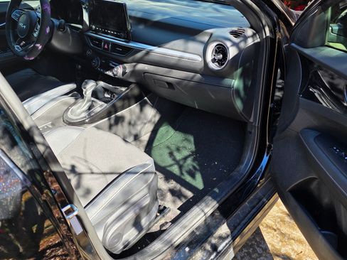 Used 2023 Kia Forte GT-Line w/ GT-Line Technology Package image 16