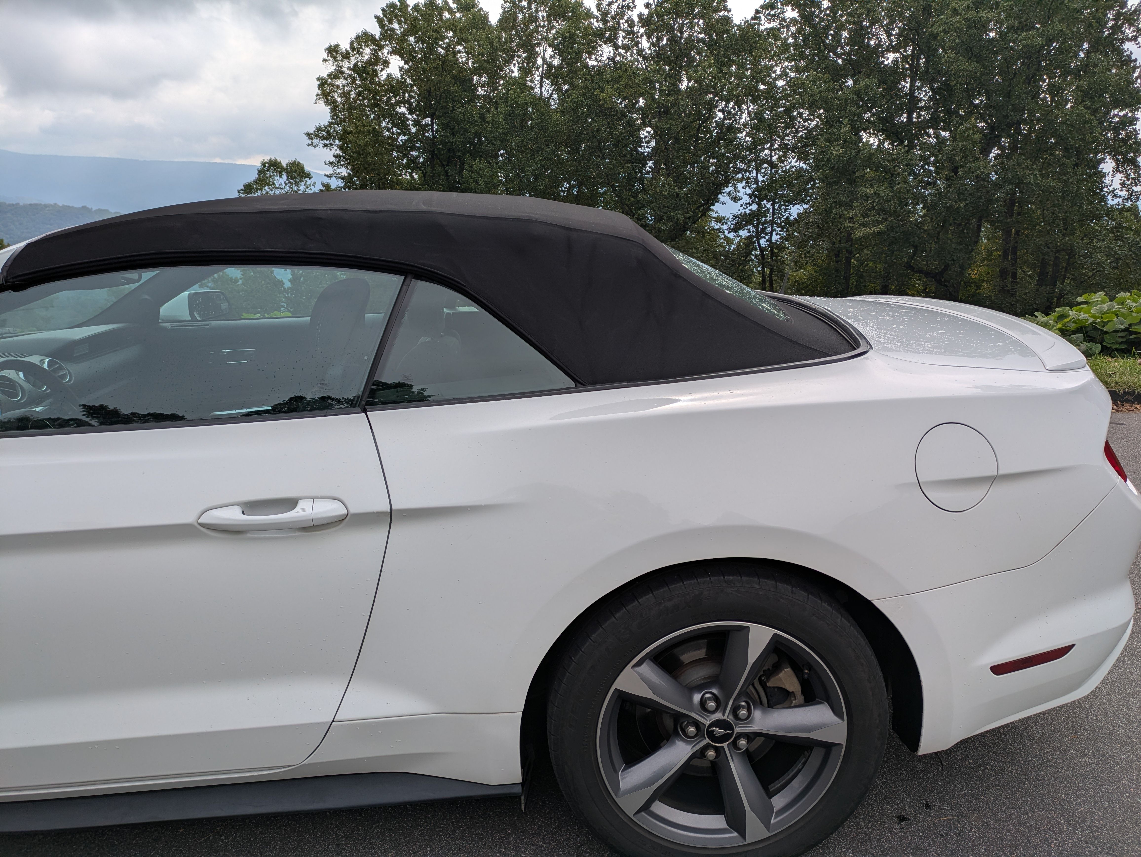 Used 2015 Ford Mustang Convertible w/ Equipment Group 051A RWD image 4