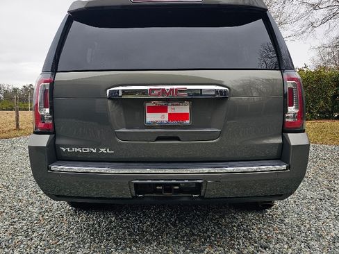Used 2018 GMC Yukon XL Denali w/ Denali Ultimate Package image 5