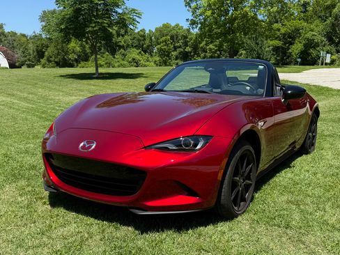 Used 2025 MAZDA MX-5 Miata Sport RWD image 5
