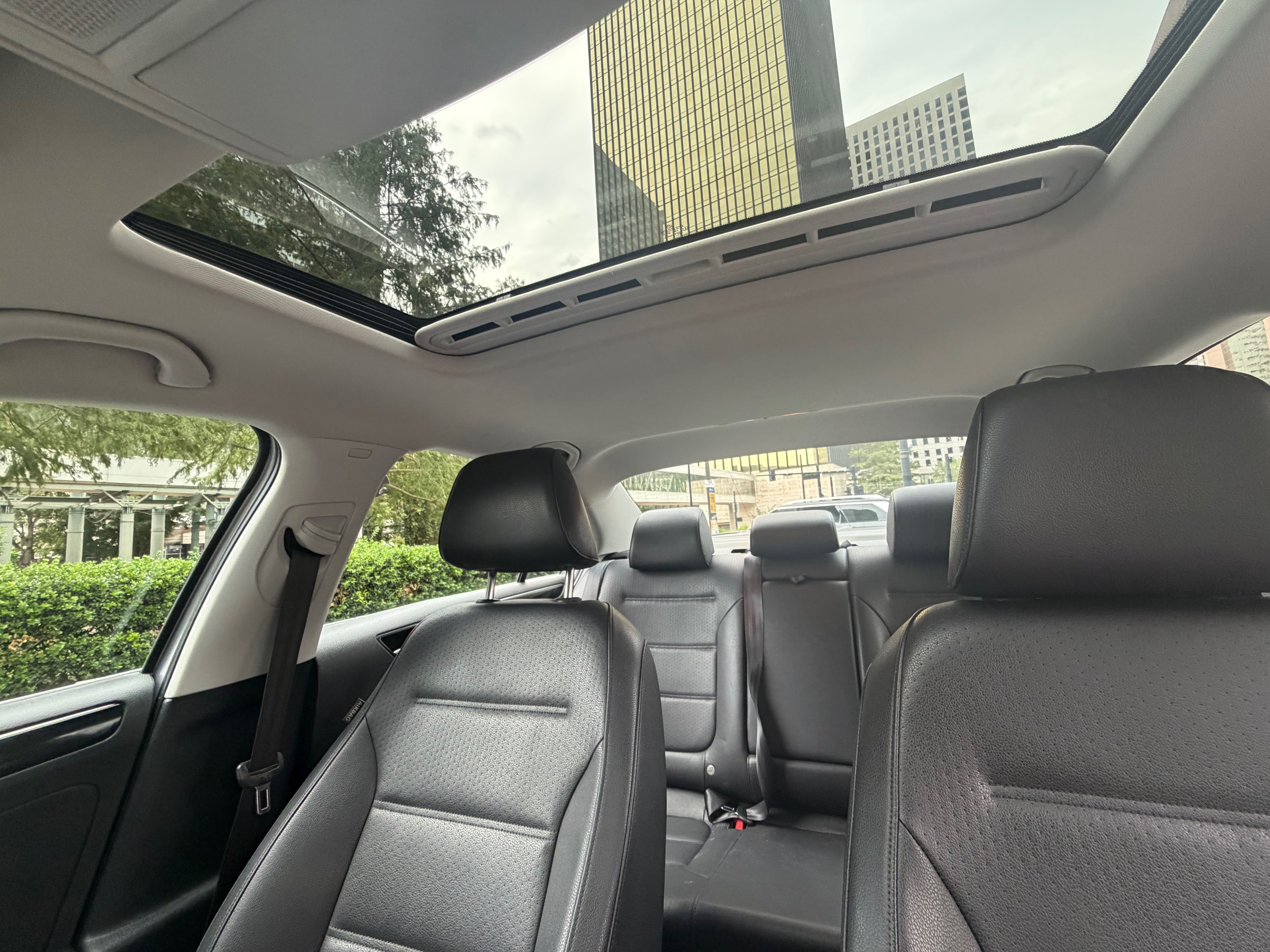 Used 2016 Volkswagen Jetta SEL w/ Lighting Package FWD image 12