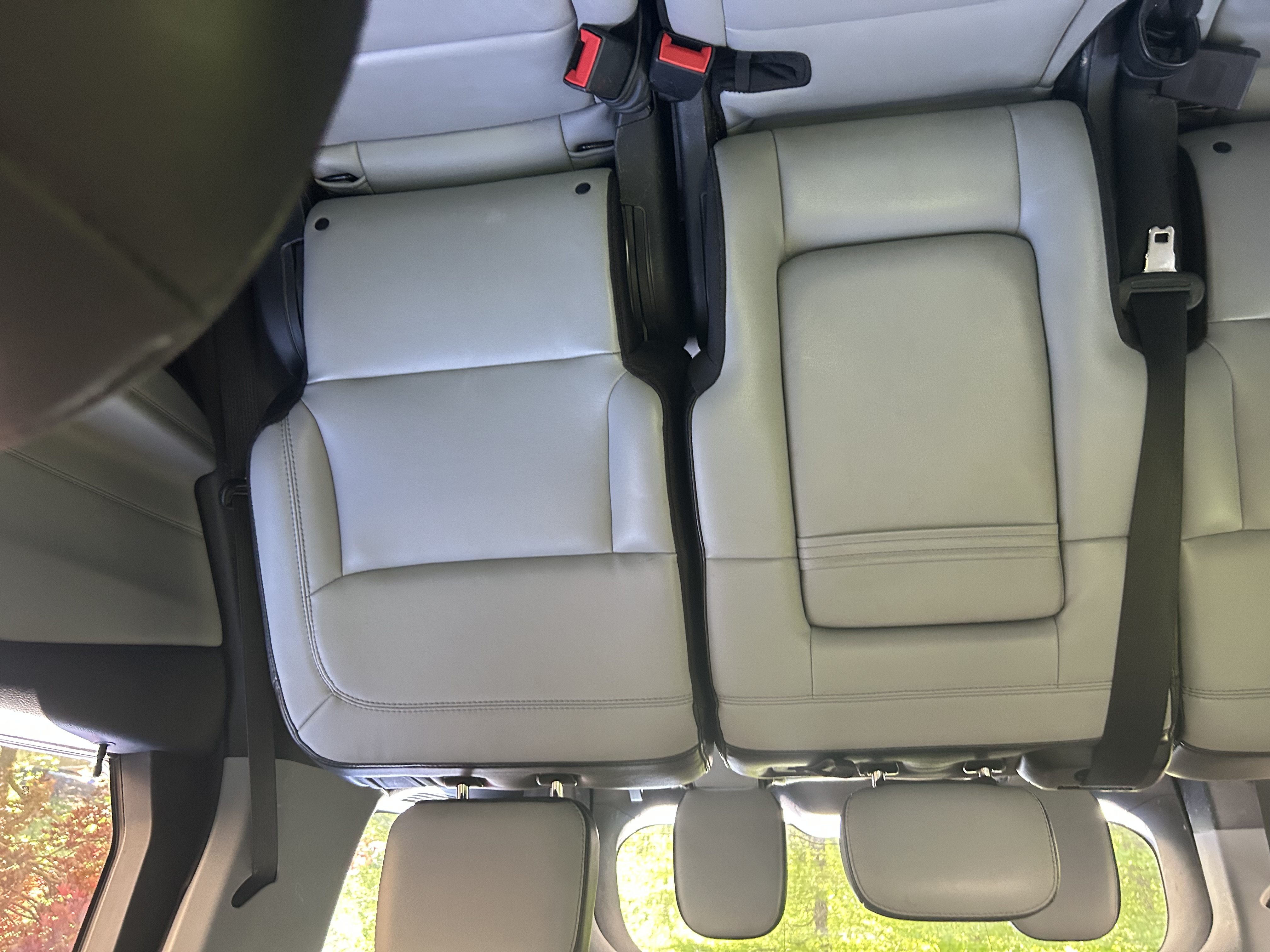 Used 2021 Ford Explorer XLT w/ Equipment Group 202A RWD image 25