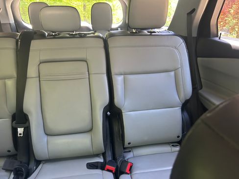 Used 2021 Ford Explorer XLT w/ Equipment Group 202A RWD image 25