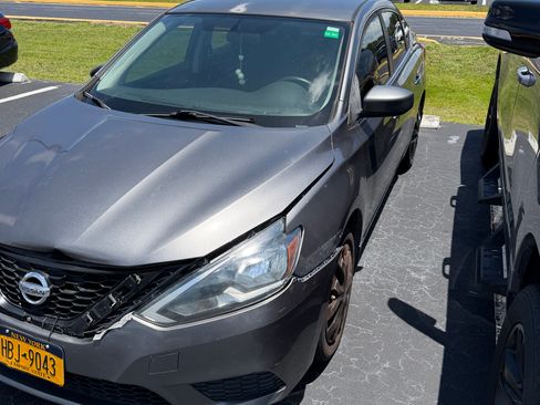 Used 2016 Nissan Sentra S FWD image 4
