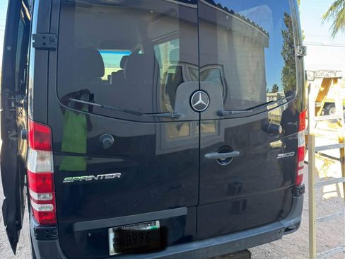 Used 2017 Mercedes-Benz Sprinter 2500 image 8