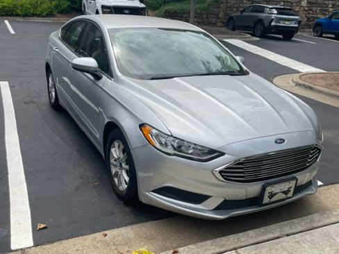 Used 2018 Ford Fusion S FWD image 1