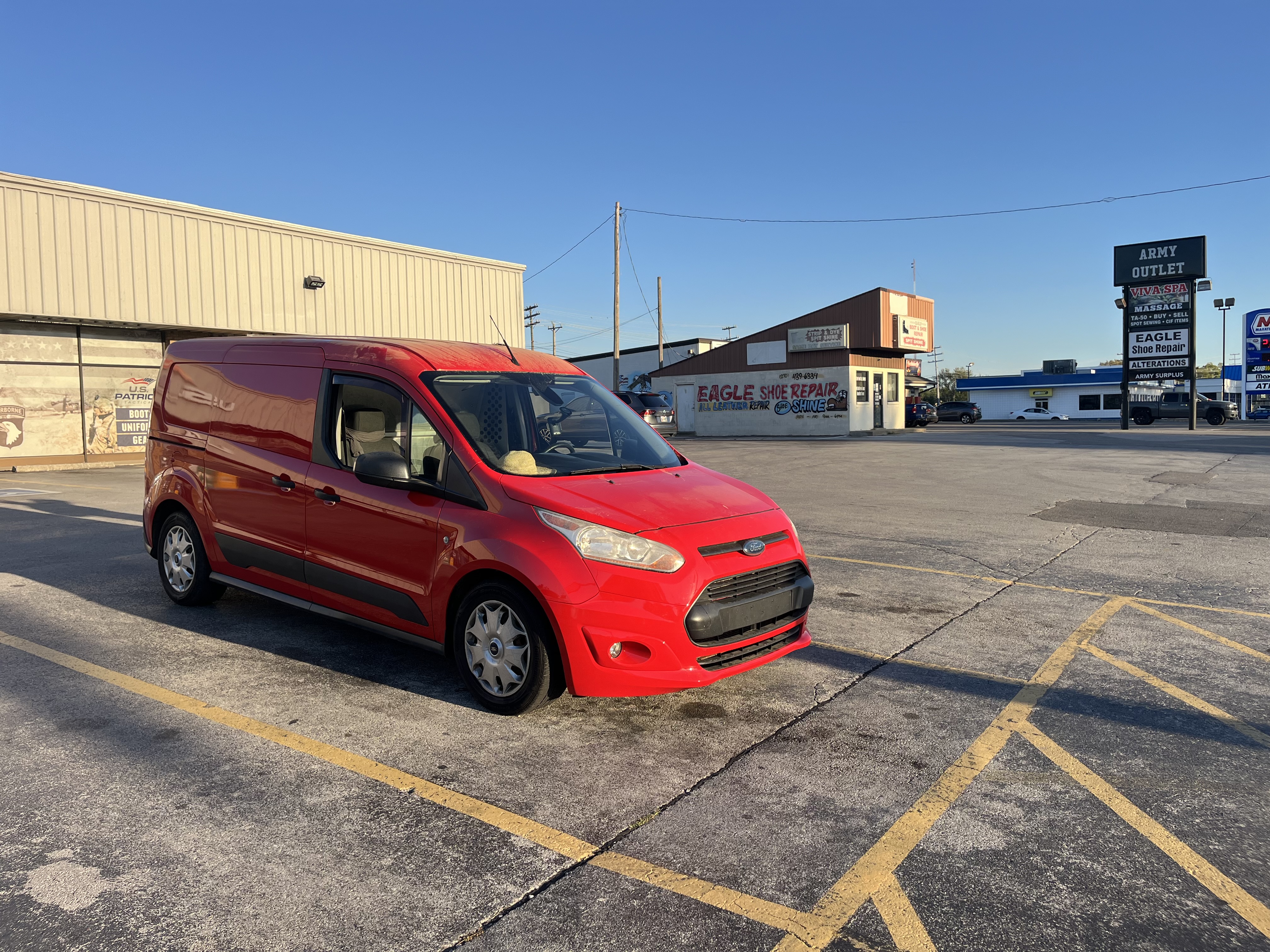 Used 2017 Ford Transit Connect XLT FWD image 2
