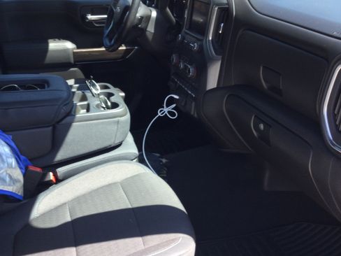 Used 2019 Chevrolet Silverado 1500 LT w/ Texas Edition image 6