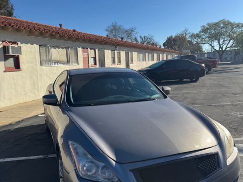 Used 2008 INFINITI G37 Journey w/ Premium Pkg image 2