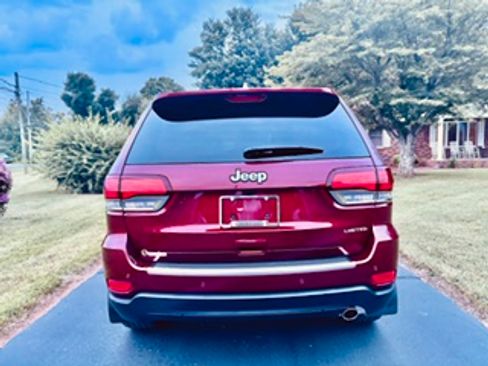 Used 2021 Jeep Grand Cherokee Limited w/ Sun & Sound Group RWD image 4