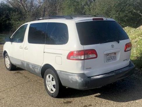 Used 2002 Toyota Sienna LE image 4
