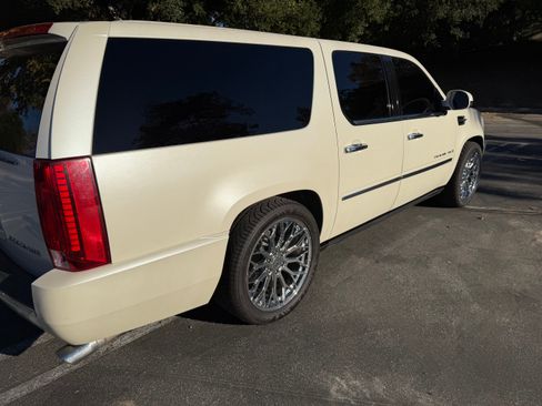Used 2008 Cadillac Escalade ESV 2WD image 5