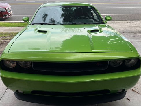 Used 2011 Dodge Challenger R/T image 2