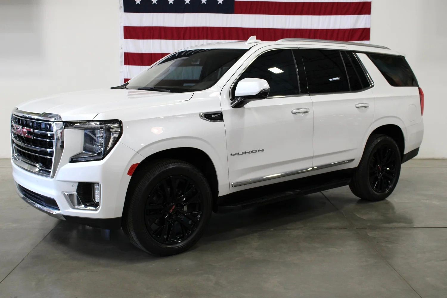 Used 2022 GMC Yukon SLT w/ SLT Luxury Package AWD/4WD image 1