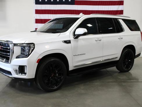 Used 2022 GMC Yukon SLT w/ SLT Luxury Package AWD/4WD image 1