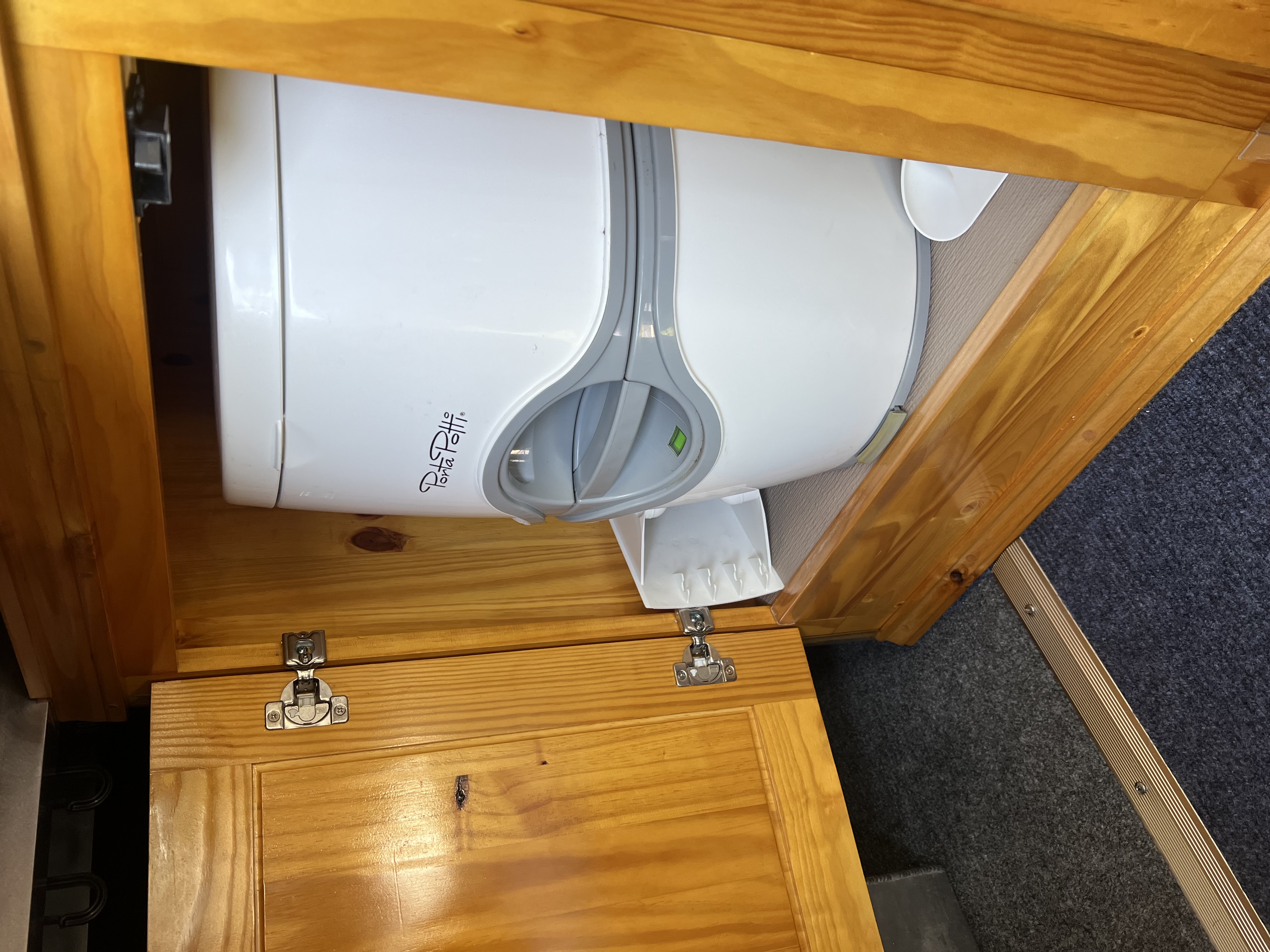 Used 2016 Mercedes-Benz Sprinter 2500 image 19